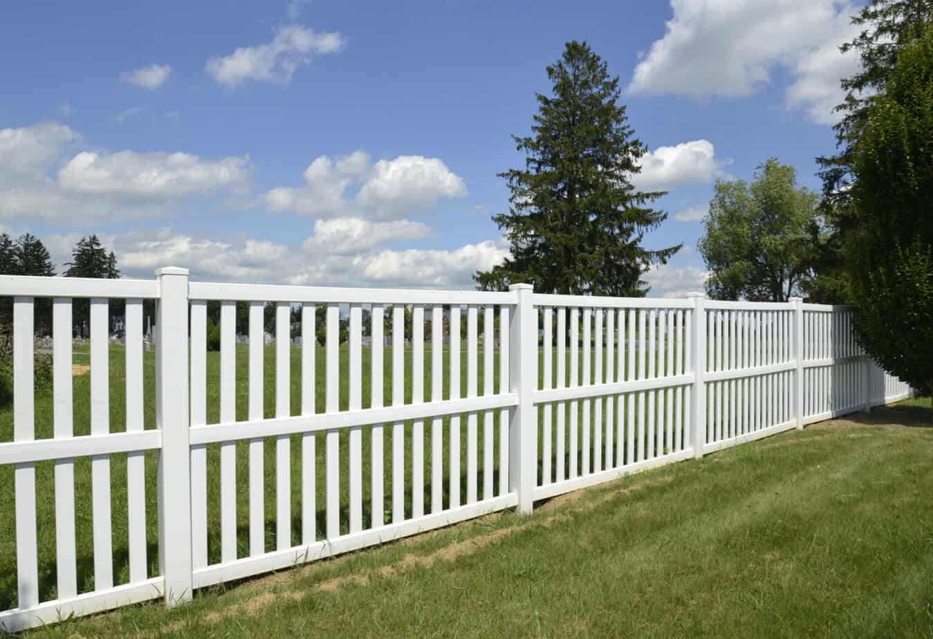 Spruce up Your Vinyl Fence [HANG STUFF ON IT )] ODH